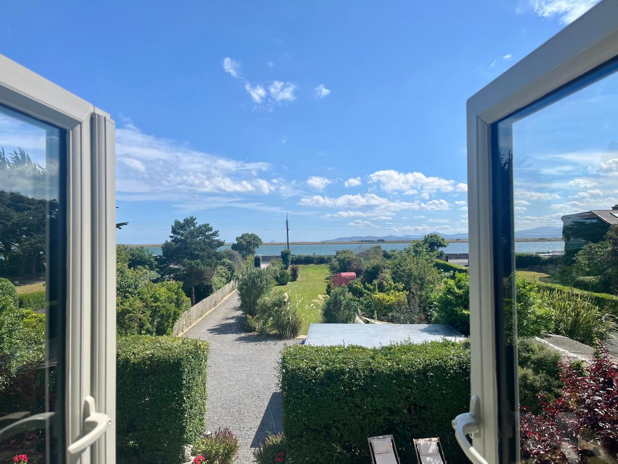 The Artist Residence Dublin Boutique B&B Сътън Екстериор снимка