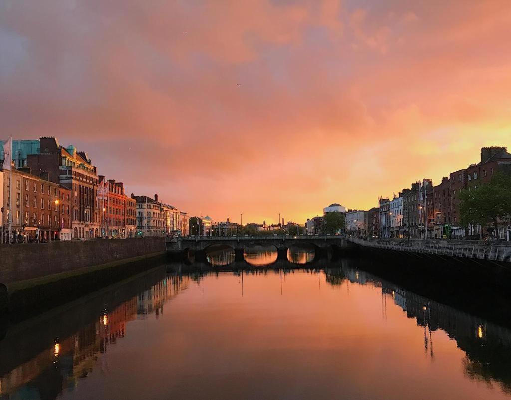The Artist Residence Dublin Boutique B&B Сътън Екстериор снимка